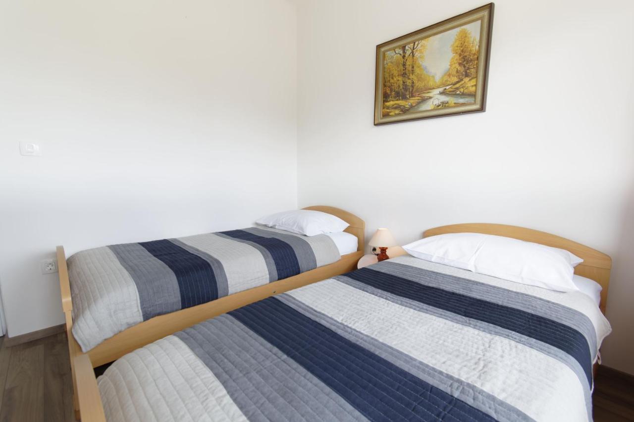 Apartment Patrik By Rent Istria Умаг Екстериор снимка