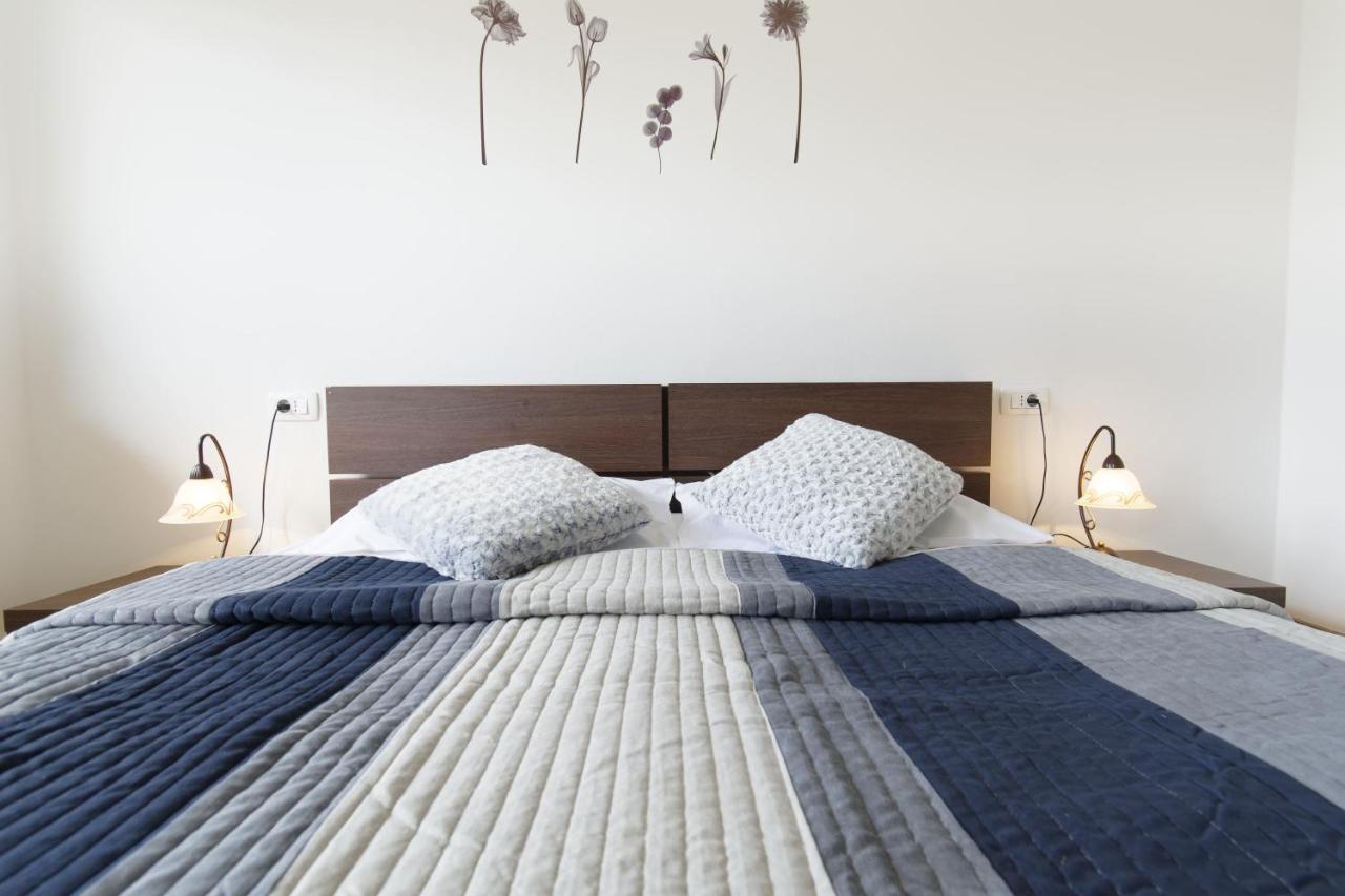 Apartment Patrik By Rent Istria Умаг Екстериор снимка