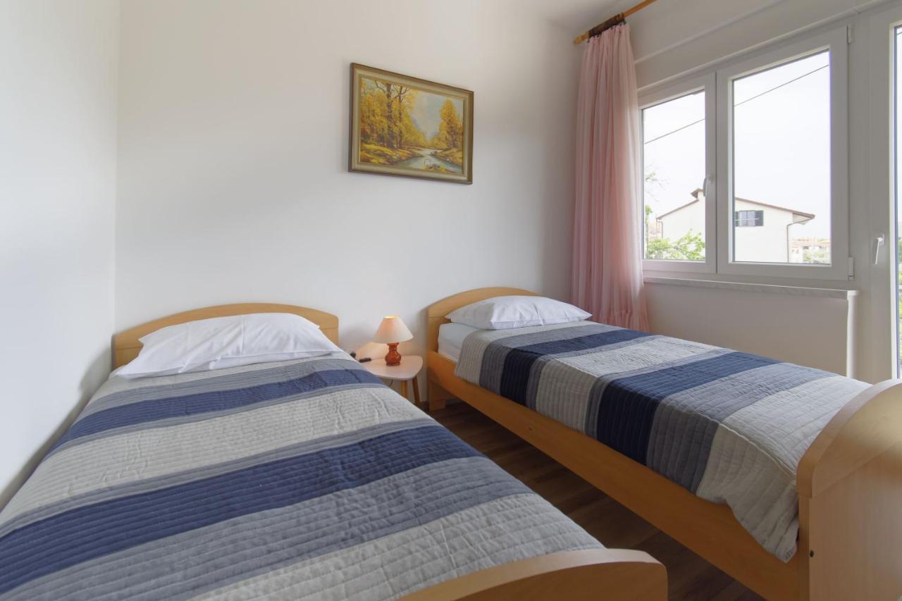 Apartment Patrik By Rent Istria Умаг Екстериор снимка