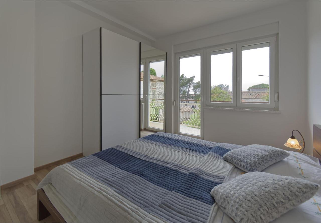 Apartment Patrik By Rent Istria Умаг Екстериор снимка