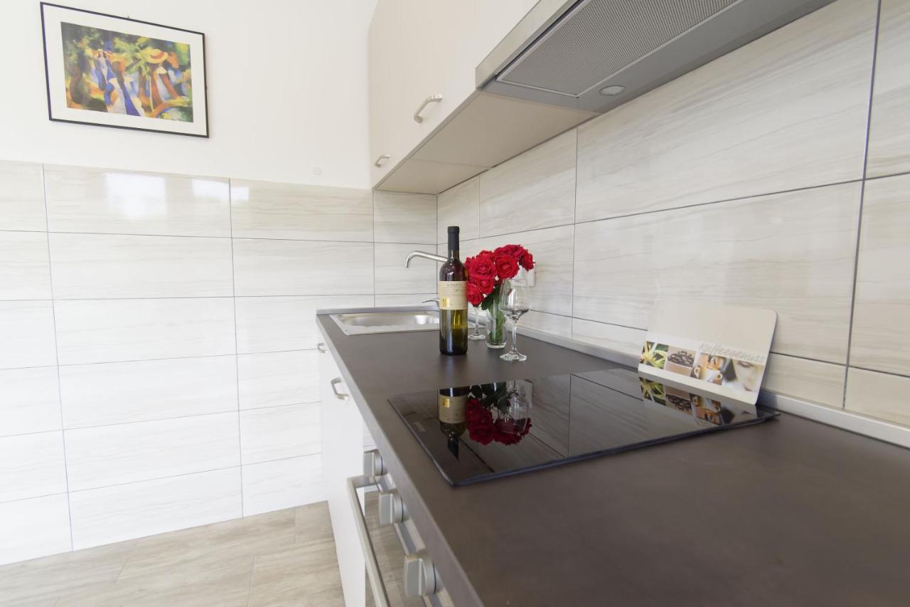 Apartment Patrik By Rent Istria Умаг Екстериор снимка
