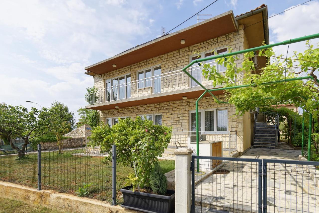 Apartment Patrik By Rent Istria Умаг Екстериор снимка