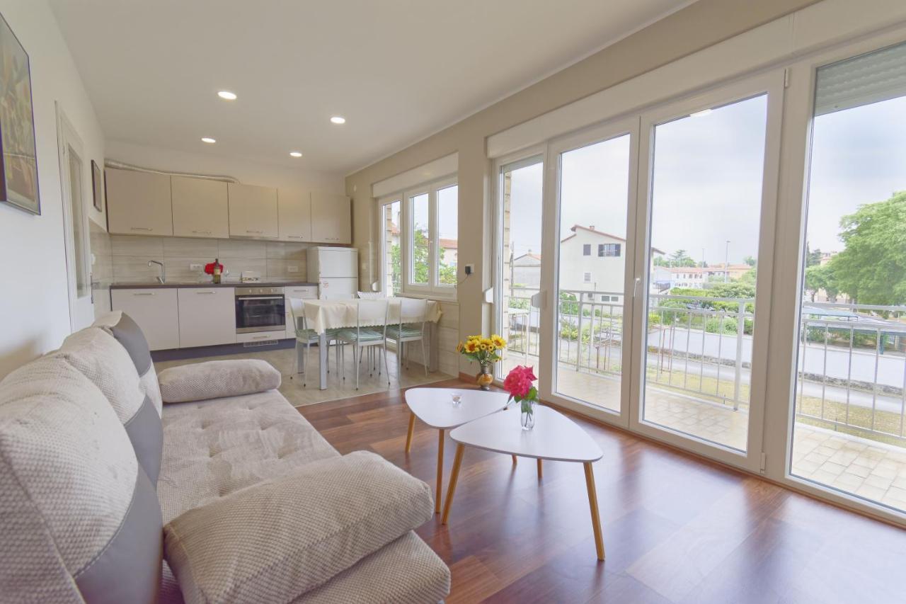 Apartment Patrik By Rent Istria Умаг Екстериор снимка