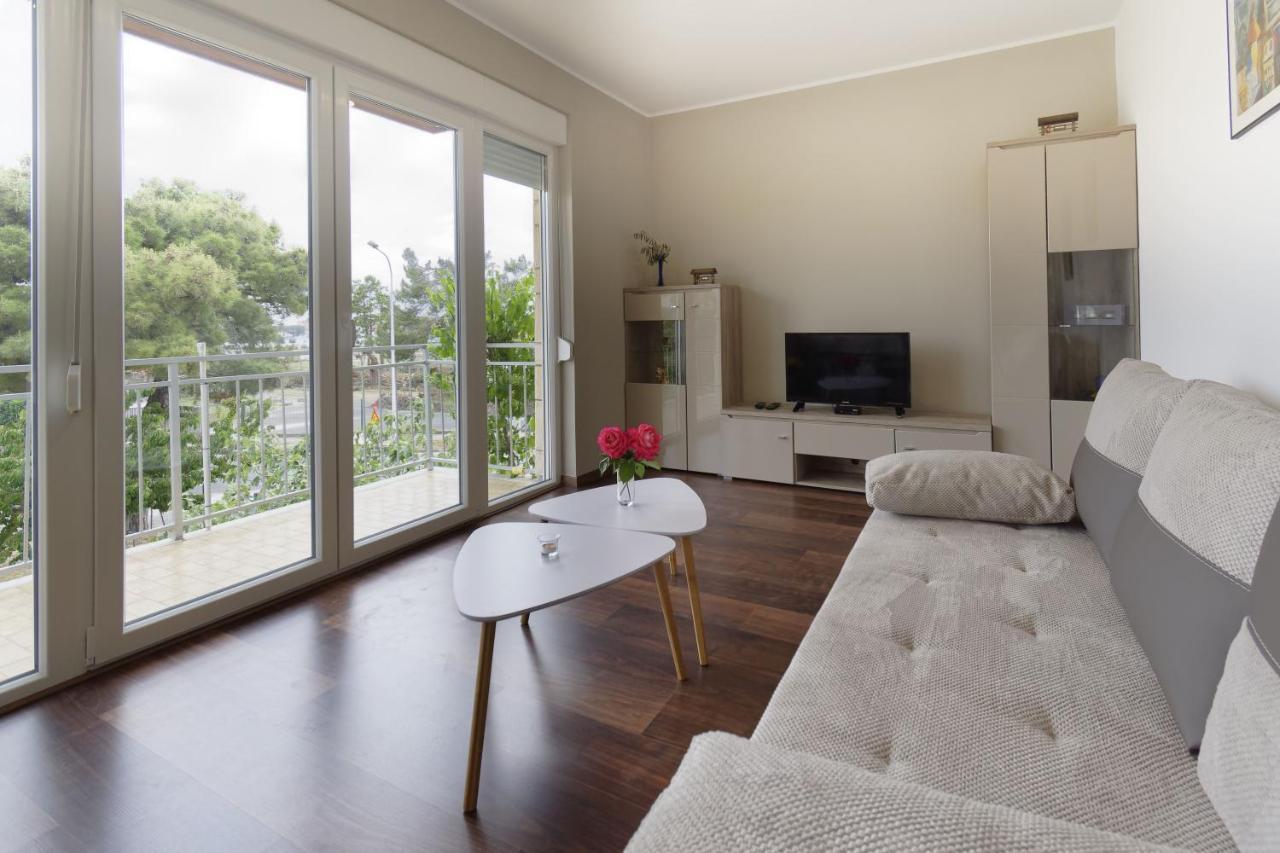 Apartment Patrik By Rent Istria Умаг Екстериор снимка